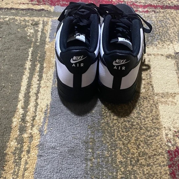 Nike Black and White Sneakers - Picture 5 of 5